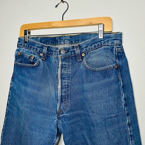 Vintage Levi’s Blue Medium Wash 5 Button Up Fly 501s Straight Leg Jeans Size 32 - Picture 12 of 12